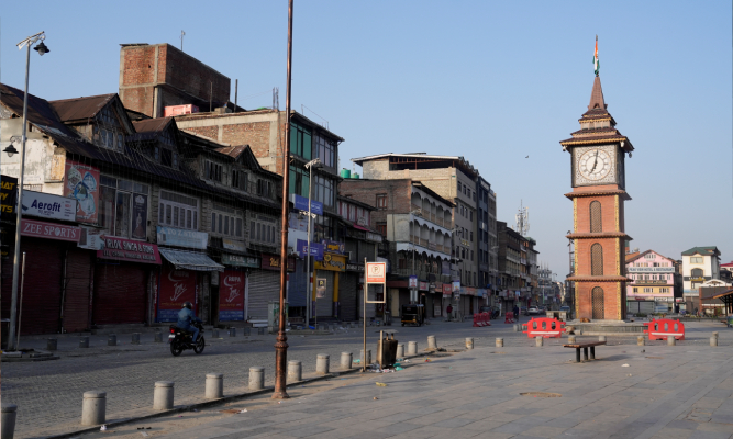 Helpline numbers for information on Karnataka tourists in Jammu and Kashmir